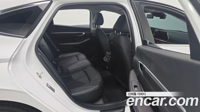 Hyundai Sonata 2022 — photo 17