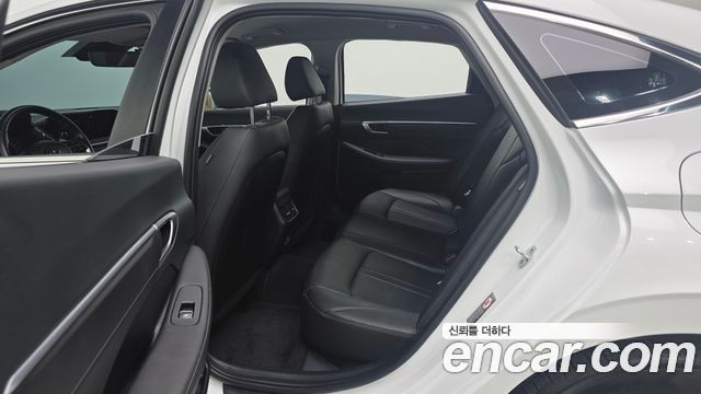 Hyundai Sonata 2022 — photo 24