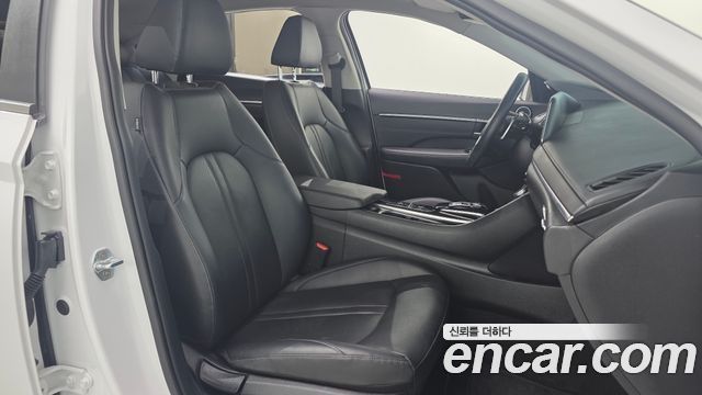 Hyundai Sonata 2022 — photo 25