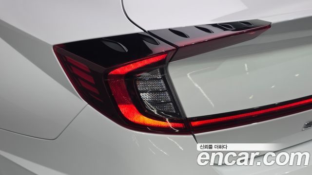 Hyundai Sonata 2022 — photo 9
