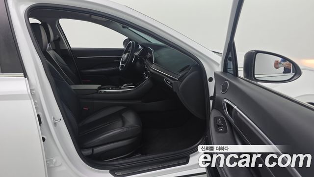 Hyundai Sonata 2022 — photo 16
