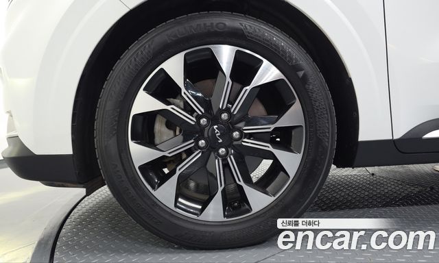 Kia Canival 2023 — photo 5