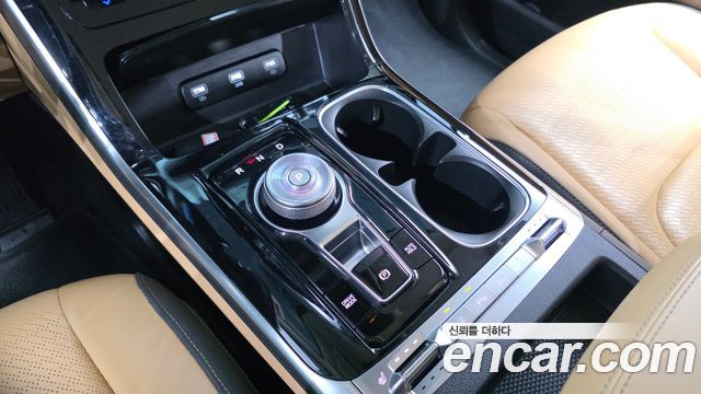 Kia Canival 2023 — photo 12