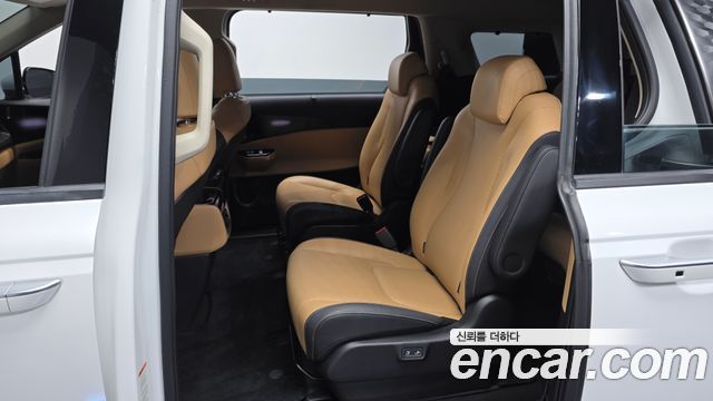 Kia Canival 2023 — photo 17