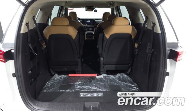 Kia Canival 2023 — photo 24
