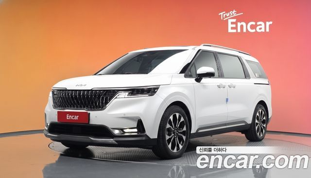 Kia Canival 2023 — photo 1