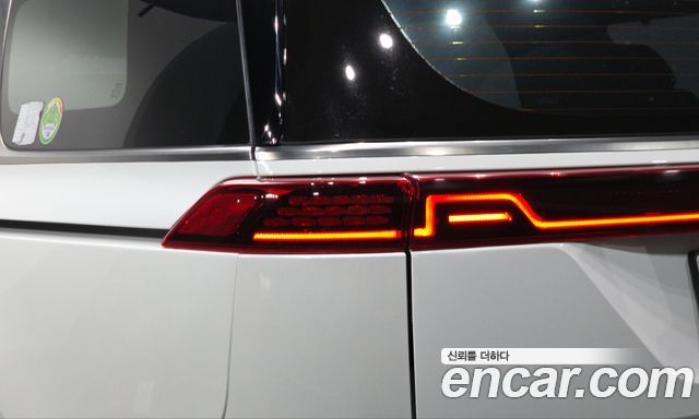 Kia Canival 2023 — photo 9