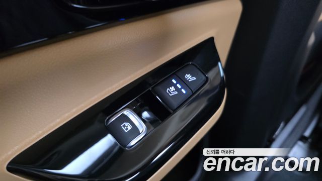 Kia Canival 2023 — photo 29
