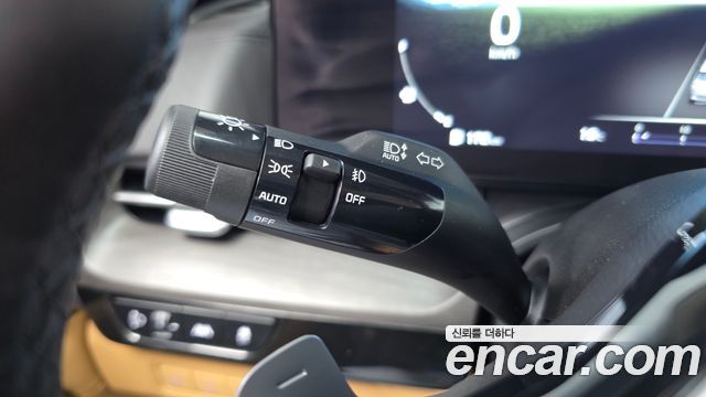 Kia Canival 2023 — photo 32