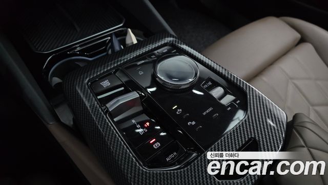 BMW 5-Series 2024 — photo 12