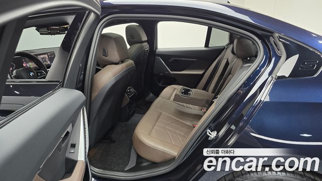 BMW 5-Series 2024 — photo 17