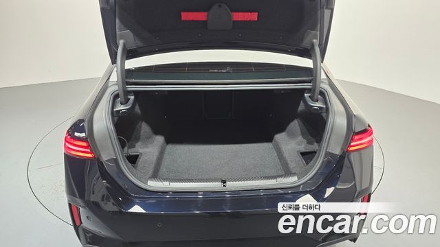 BMW 5-Series 2024 — photo 25