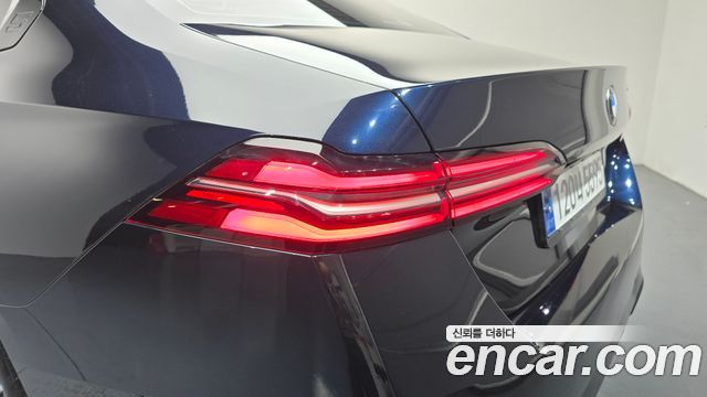 BMW 5-Series 2024 — photo 9