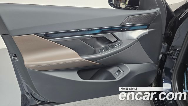 BMW 5-Series 2024 — photo 14