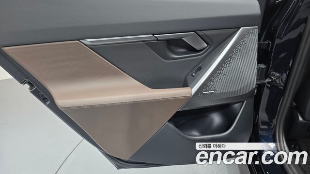 BMW 5-Series 2024 — photo 15