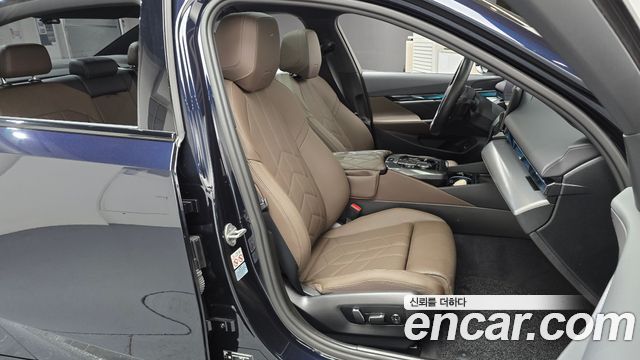 BMW 5-Series 2024 — photo 16