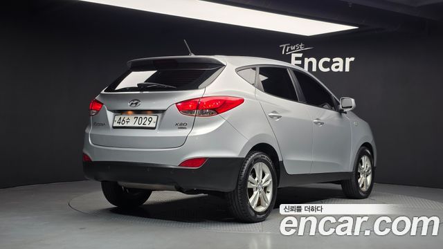 Hyundai Tucson 2011 — photo 2