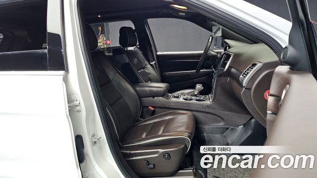 Jeep Cherokee 2018 — photo 11