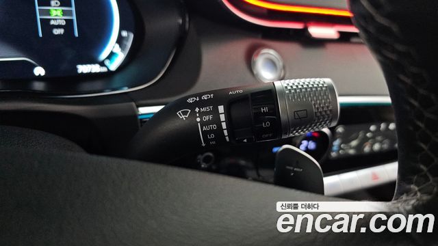 Genesis GV70 2023 — photo 24