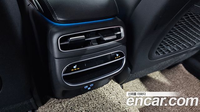 Genesis GV70 2023 — photo 25