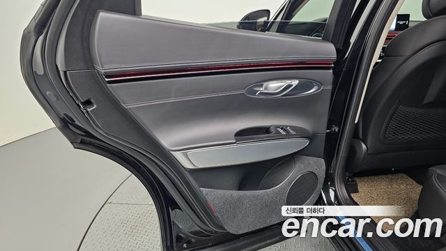 Genesis GV70 2023 — photo 15