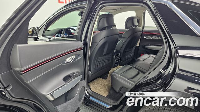Genesis GV70 2023 — photo 27