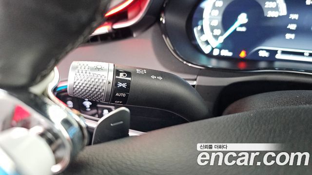 Genesis GV70 2023 — photo 30