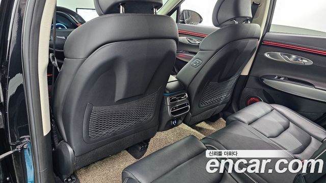 Genesis GV70 2023 — photo 33