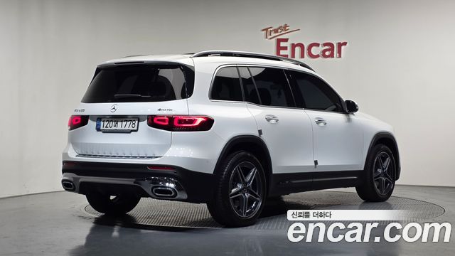 Mercedes-Benz GLB-Class 2021 — photo 2