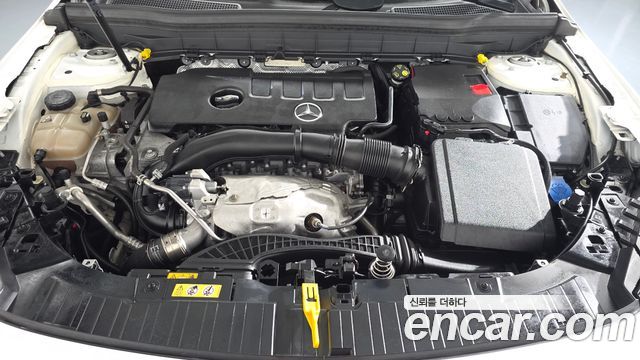 Mercedes-Benz GLB-Class 2021 — photo 6