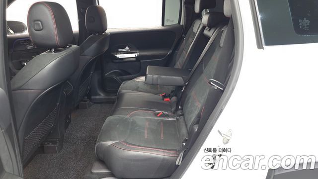 Mercedes-Benz GLB-Class 2021 — photo 17