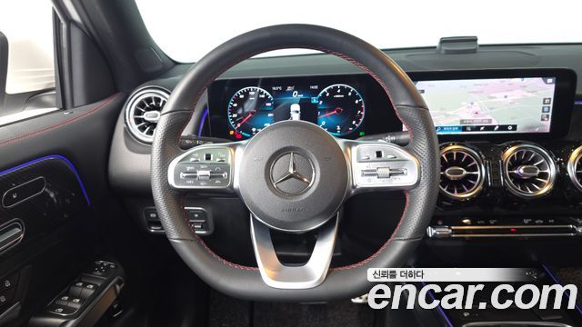 Mercedes-Benz GLB-Class 2021 — photo 19