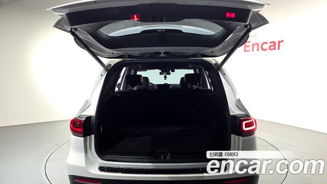 Mercedes-Benz GLB-Class 2021 — photo 25