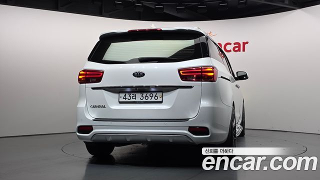 Kia Canival 2019 — photo 4