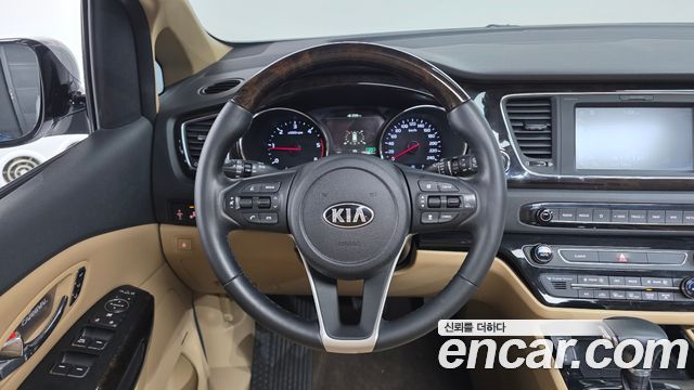 Kia Canival 2019 — photo 14