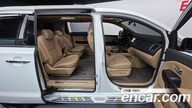 Kia Canival 2019 — photo 18