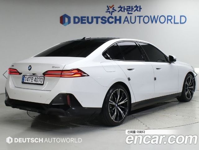 BMW 5-Series 2026 — photo 2