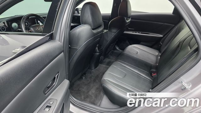 Hyundai AVANTE 2023 — photo 18
