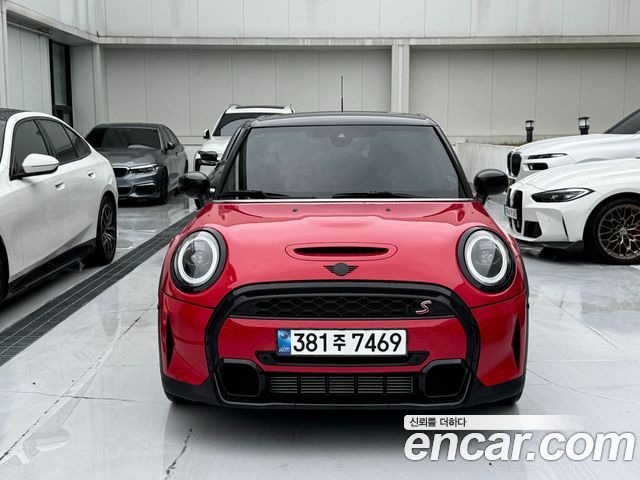 Mini Cooper 2024 — photo 1