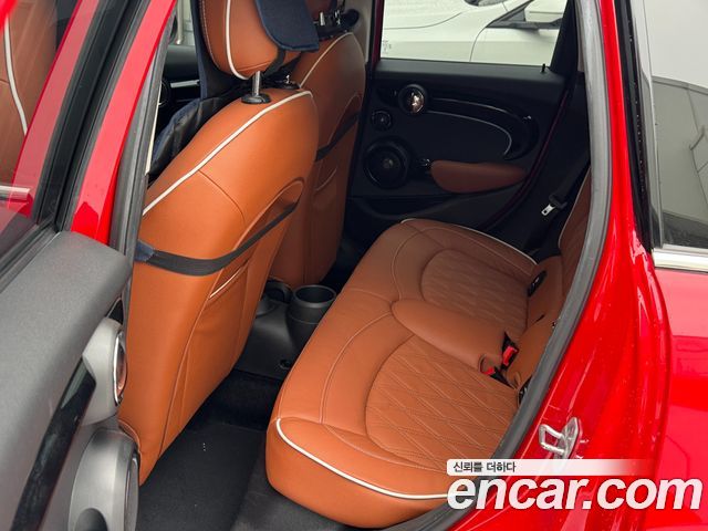 Mini Cooper 2024 — photo 2