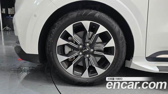 Kia Canival 2023 — photo 5