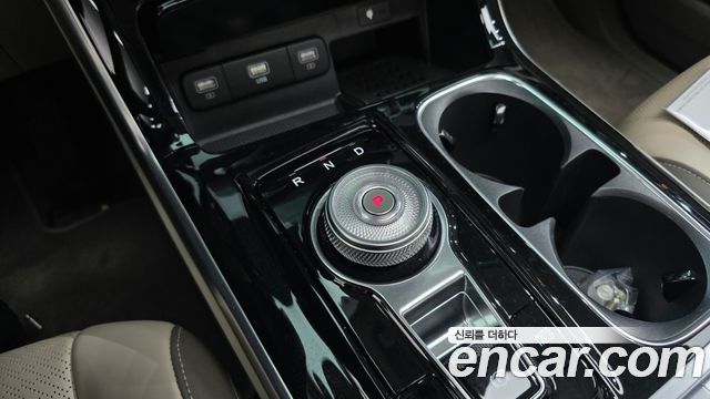 Kia Canival 2023 — photo 12