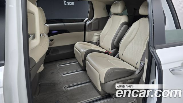 Kia Canival 2023 — photo 18