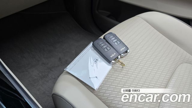 Kia Canival 2023 — photo 24