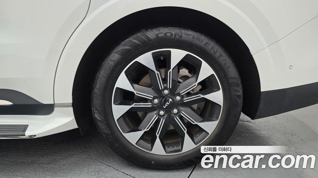 Kia Canival 2023 — photo 7