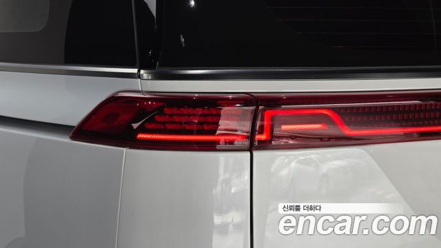 Kia Canival 2023 — photo 9