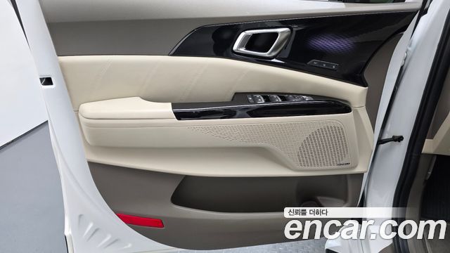 Kia Canival 2023 — photo 14