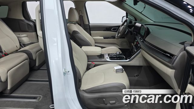 Kia Canival 2023 — photo 16