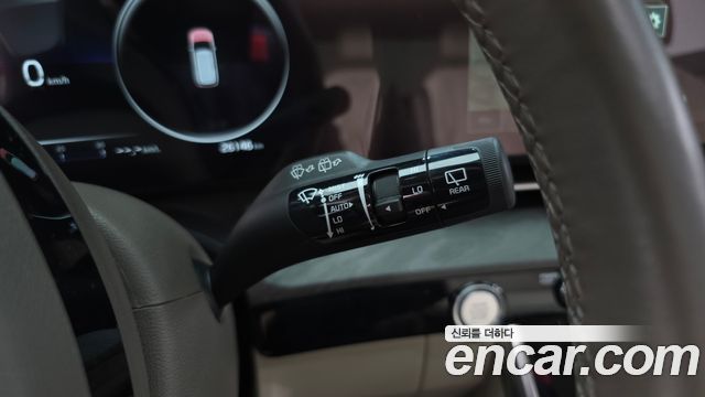 Kia Canival 2023 — photo 28