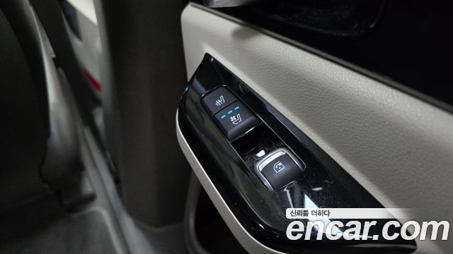 Kia Canival 2023 — photo 29